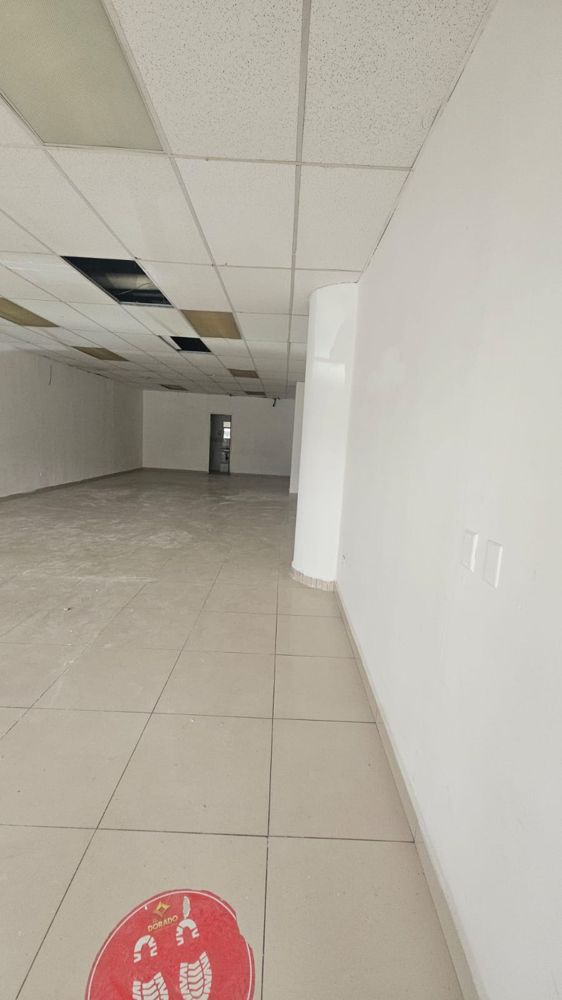Interior del local vacío