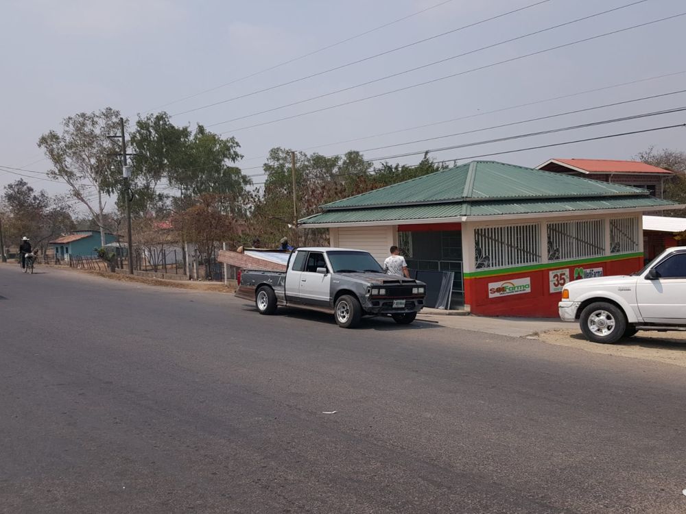 Local de farmacia sin rótulos